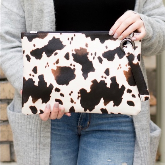 NWT! Cow print oversized everyday clutch - Picture 2 of 4